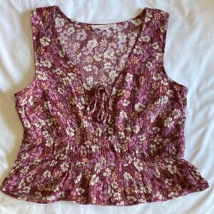 🌸$5 Pink Rose floral sleeveless  cropped top, size S